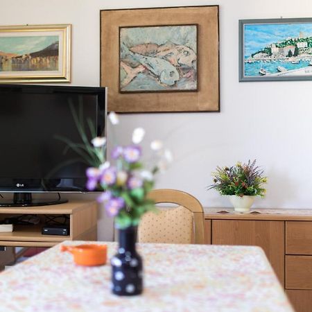 Apartment Glorija With Balcony Башка Екстер'єр фото