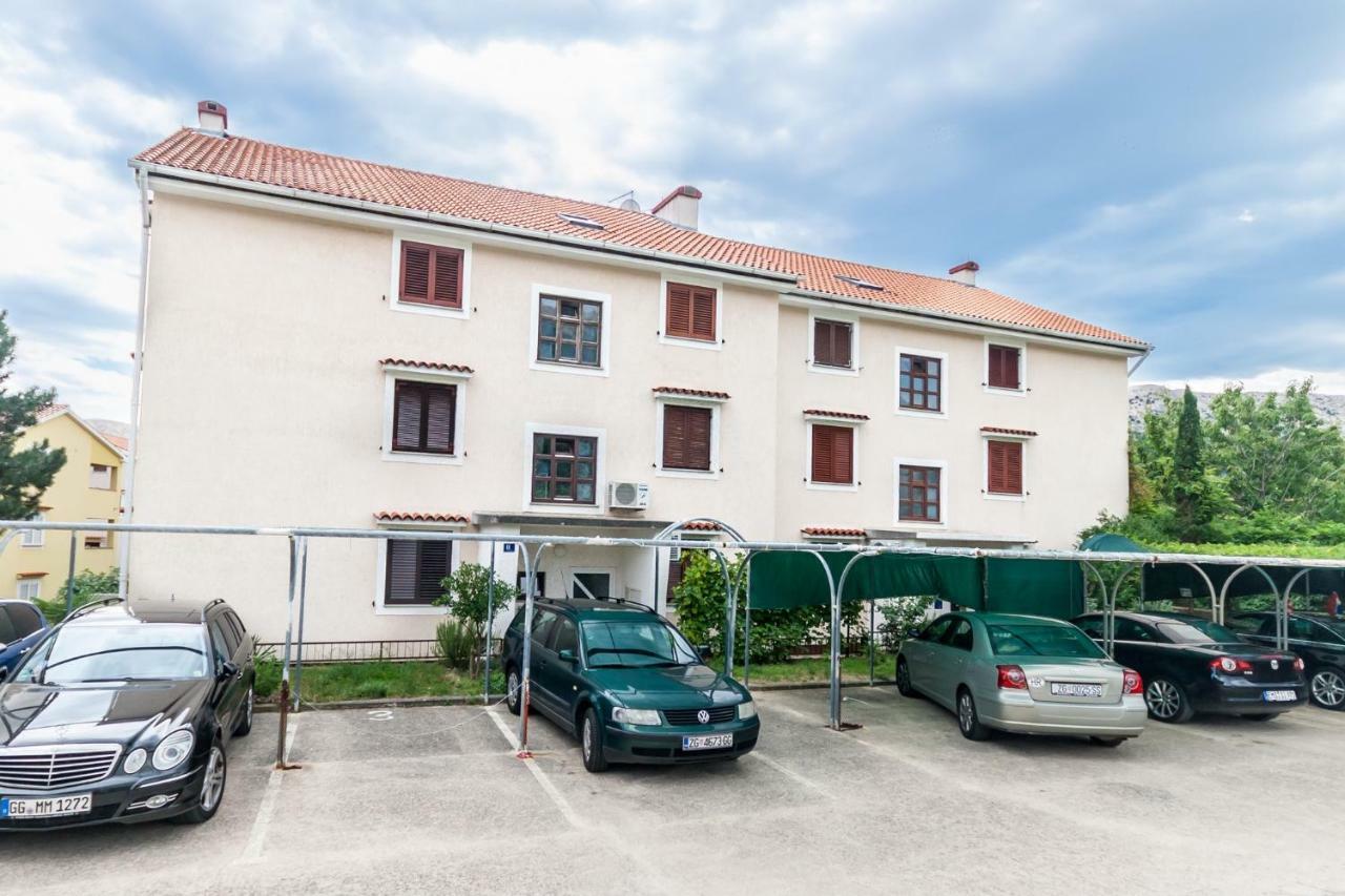 Apartment Glorija With Balcony Башка Екстер'єр фото